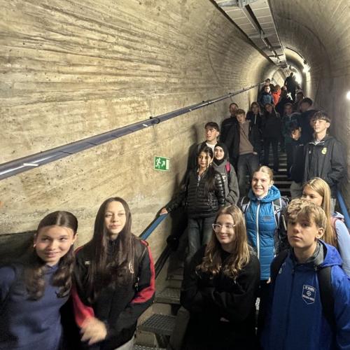 Klasse in der Staumauer