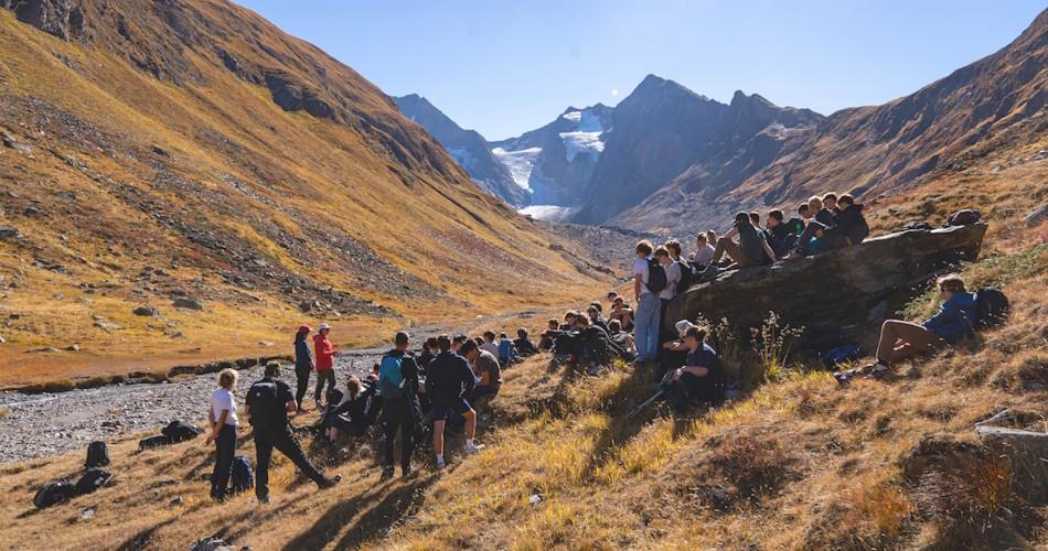 Schüler beim Gletscher
